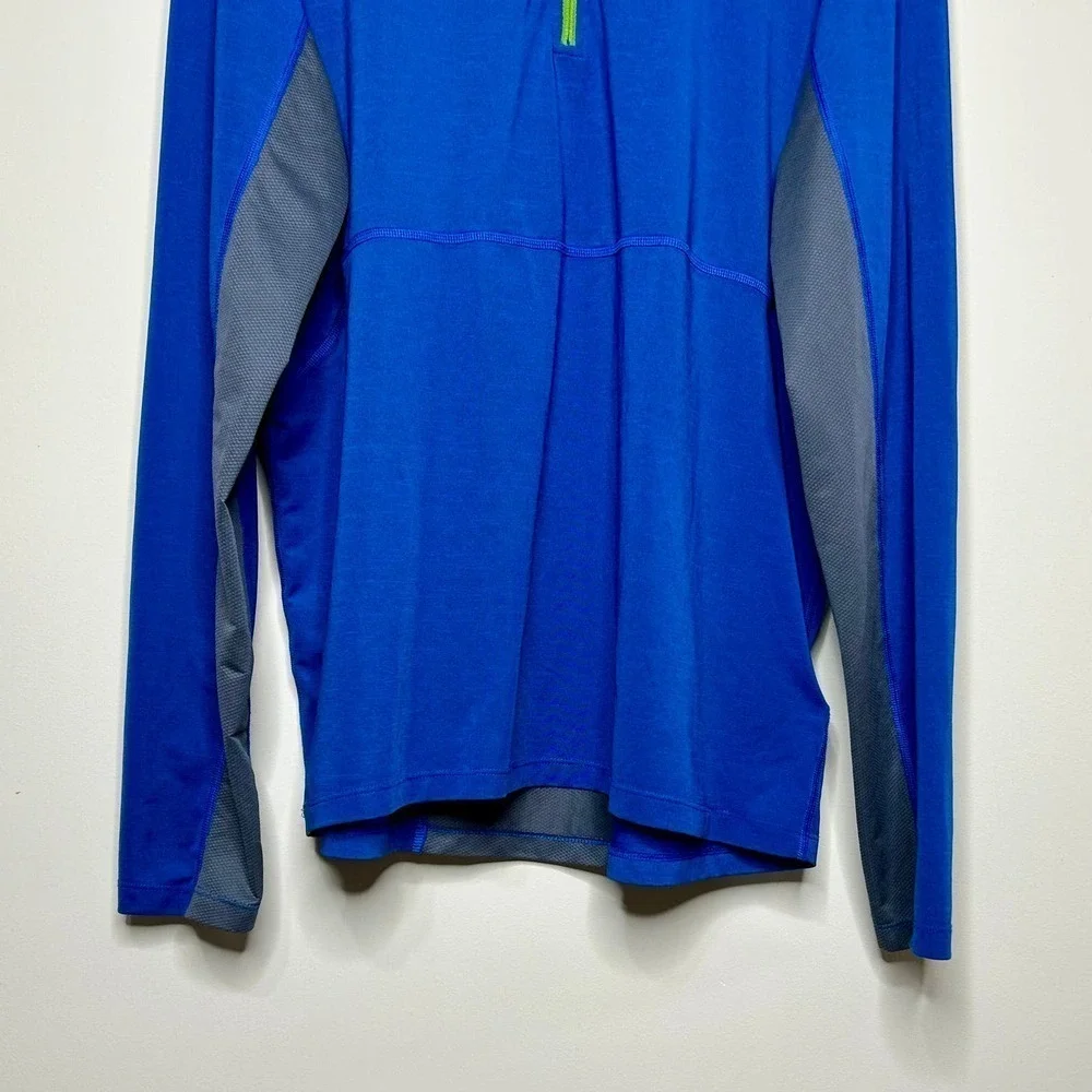 The North Face Lightweight Blue 1/4 Zip Pullover Layer Medium